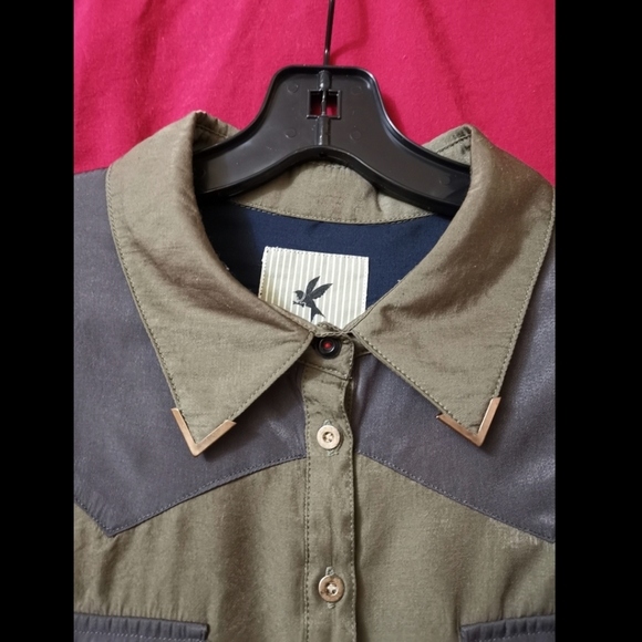 Satin blouse - Picture 2 of 4